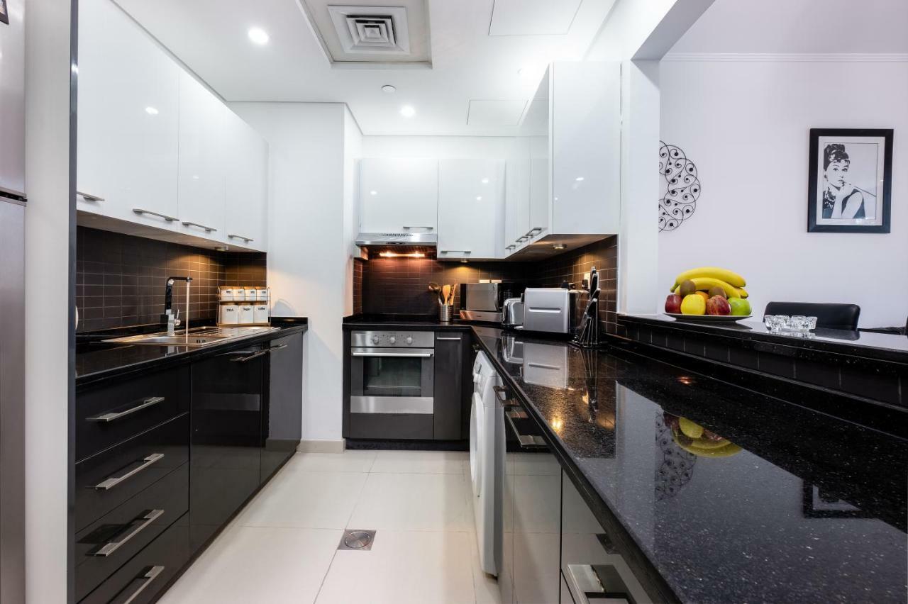Maison Privee - Big, Bright, Luxury Marina Views Apt Next To Beach Dubai Bagian luar foto