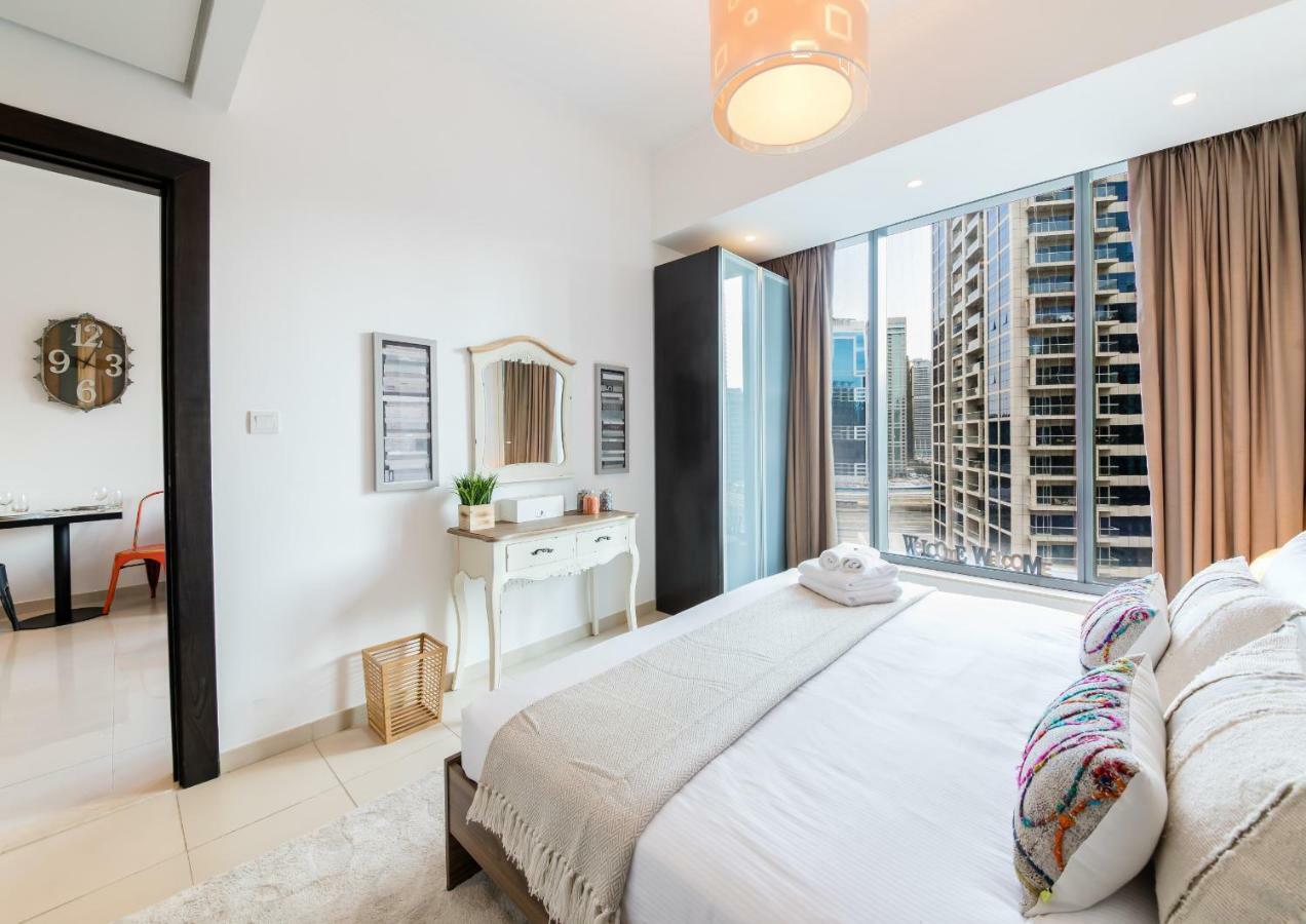Maison Privee - Big, Bright, Luxury Marina Views Apt Next To Beach Dubai Bagian luar foto