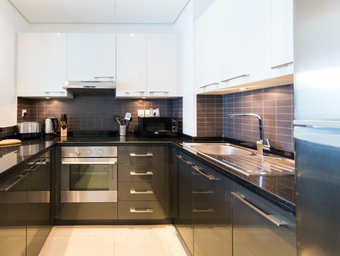 Maison Privee - Big, Bright, Luxury Marina Views Apt Next To Beach Dubai Bagian luar foto